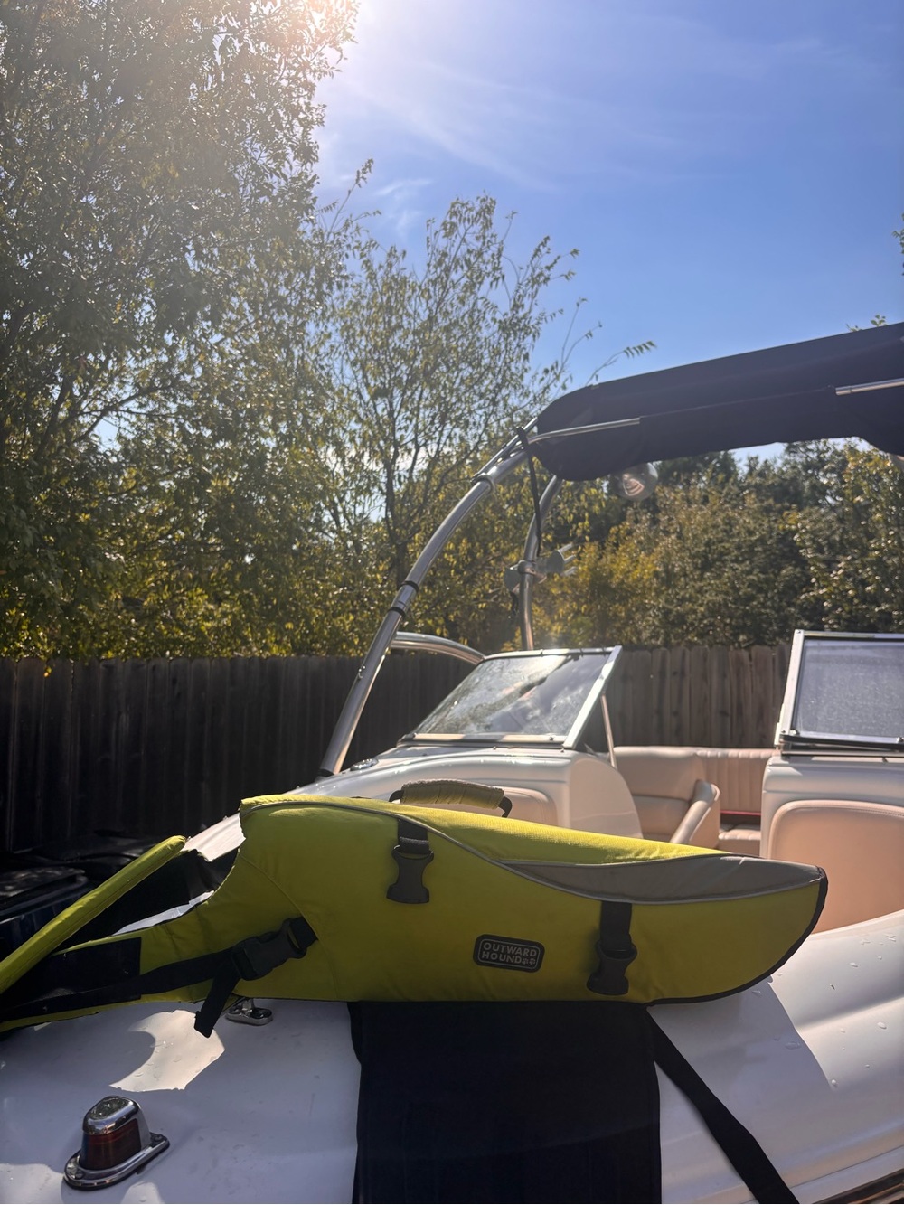 Outward Hound Lime Green and Black extra large lifejacket.
